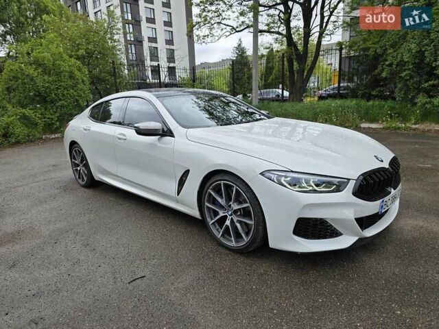 Белый БМВ 8 Series Gran Coupe, объемом двигателя 4.4 л и пробегом 107 тыс. км за 63599 $, фото 2 на Automoto.ua
