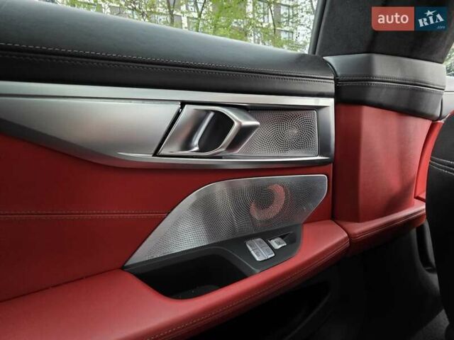 Белый БМВ 8 Series Gran Coupe, объемом двигателя 4.4 л и пробегом 107 тыс. км за 63599 $, фото 22 на Automoto.ua