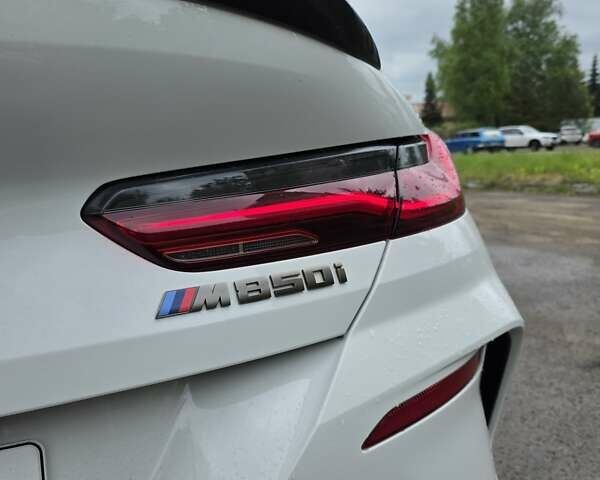 Белый БМВ 8 Series Gran Coupe, объемом двигателя 4.4 л и пробегом 107 тыс. км за 63599 $, фото 39 на Automoto.ua
