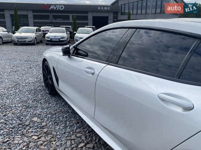 Белый БМВ 8 Series Gran Coupe, объемом двигателя 4.39 л и пробегом 16 тыс. км за 73000 $, фото 6 на Automoto.ua