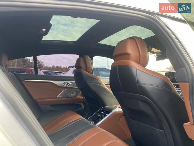 Белый БМВ 8 Series Gran Coupe, объемом двигателя 4.39 л и пробегом 16 тыс. км за 73000 $, фото 37 на Automoto.ua