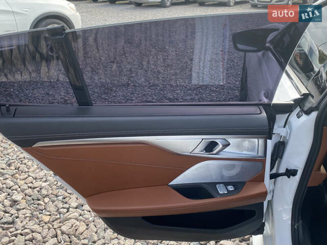 Белый БМВ 8 Series Gran Coupe, объемом двигателя 4.39 л и пробегом 16 тыс. км за 73000 $, фото 30 на Automoto.ua