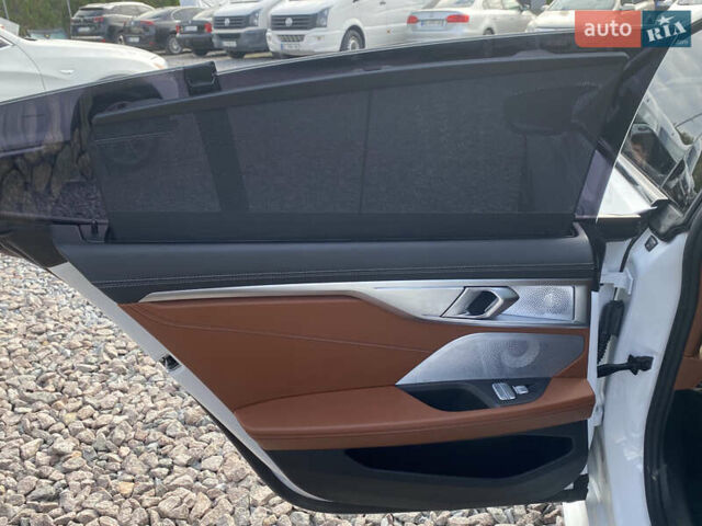 Белый БМВ 8 Series Gran Coupe, объемом двигателя 4.39 л и пробегом 16 тыс. км за 73000 $, фото 31 на Automoto.ua