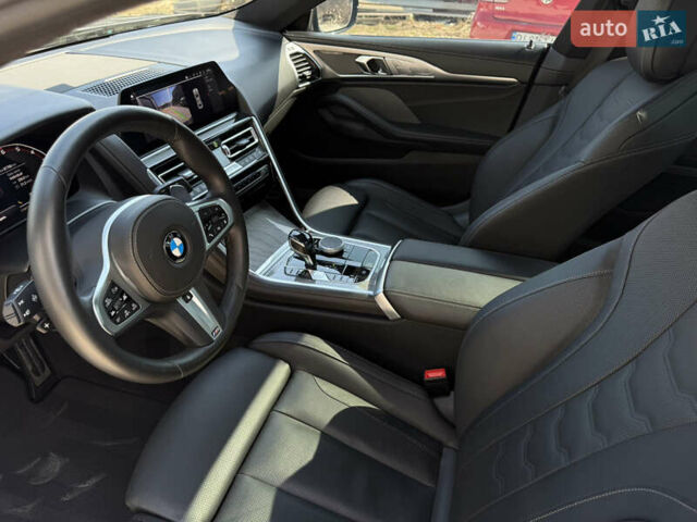 Серый БМВ 8 Series Gran Coupe, объемом двигателя 4.39 л и пробегом 81 тыс. км за 64500 $, фото 4 на Automoto.ua