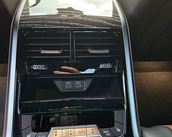 Зеленый БМВ 8 Series Gran Coupe, объемом двигателя 2.99 л и пробегом 8 тыс. км за 147844 $, фото 8 на Automoto.ua