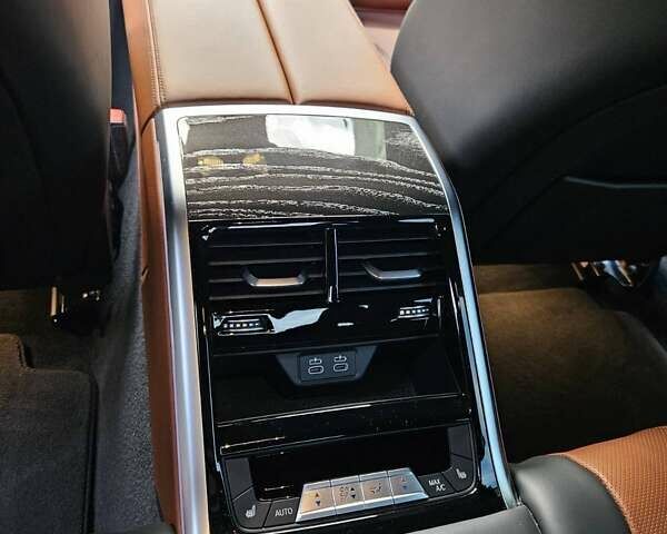 Зеленый БМВ 8 Series Gran Coupe, объемом двигателя 2.99 л и пробегом 8 тыс. км за 147844 $, фото 12 на Automoto.ua