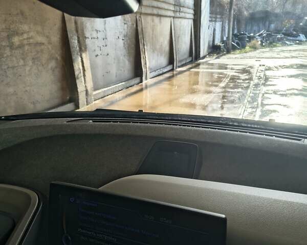 Белый БМВ И3, объемом двигателя 0 л и пробегом 82 тыс. км за 9100 $, фото 14 на Automoto.ua