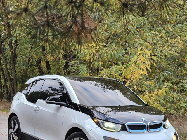 БМВ И3 2014 в Днепре (Днепропетровске) на Automoto.ua Белый БМВ И3, объемом двигателя 0 л и пробегом 145 тыс. км за 9200 $, фото 2 на Automoto.ua