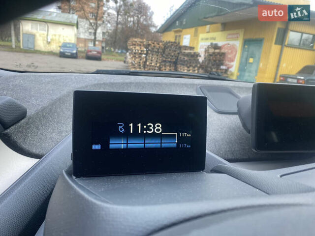 Белый БМВ И3, объемом двигателя 0 л и пробегом 90 тыс. км за 7999 $, фото 31 на Automoto.ua