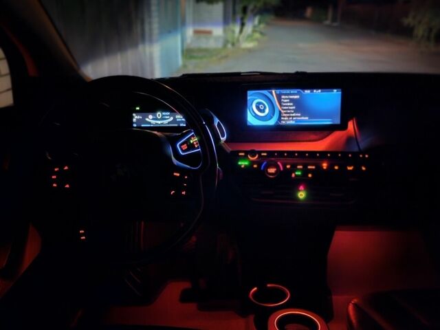 БМВ И3 2014 в Днепре (Днепропетровске) на Automoto.ua Белый БМВ И3, объемом двигателя 0 л и пробегом 145 тыс. км за 9200 $, фото 21 на Automoto.ua