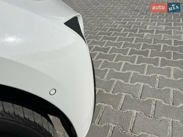 БМВ И3 2014 в Ровно на Automoto.ua Белый БМВ И3, объемом двигателя 0 л и пробегом 96 тыс. км за 7850 $, фото 6 на Automoto.ua