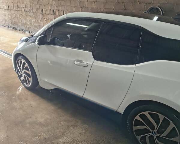Белый БМВ И3, объемом двигателя 0 л и пробегом 82 тыс. км за 9100 $, фото 2 на Automoto.ua