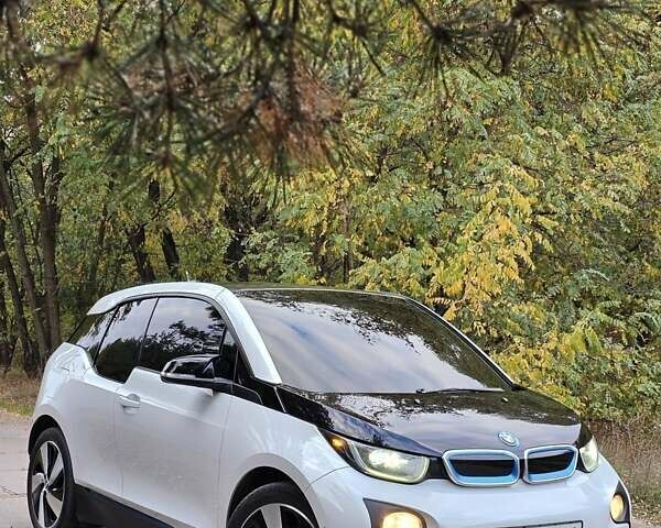 БМВ И3 2014 в Днепре (Днепропетровске) на Automoto.ua Белый БМВ И3, объемом двигателя 0 л и пробегом 145 тыс. км за 9200 $, фото 1 на Automoto.ua