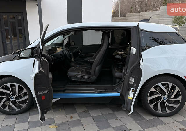 Белый БМВ И3, объемом двигателя 0.65 л и пробегом 149 тыс. км за 13500 $, фото 4 на Automoto.ua