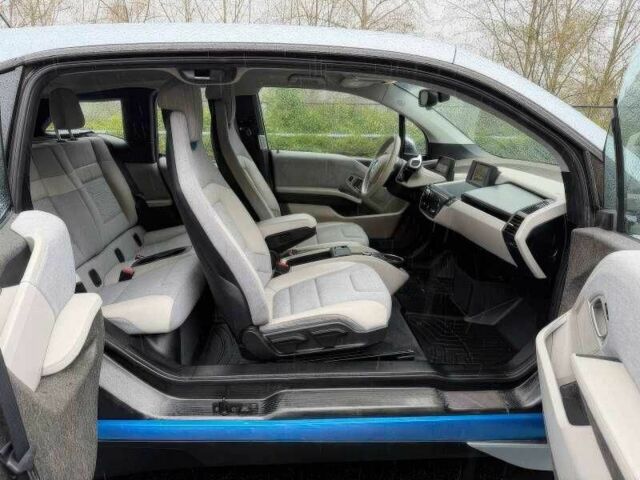 Білий БМВ І3, об'ємом двигуна 2.5 л та пробігом 123 тис. км за 6500 $, фото 17 на Automoto.ua