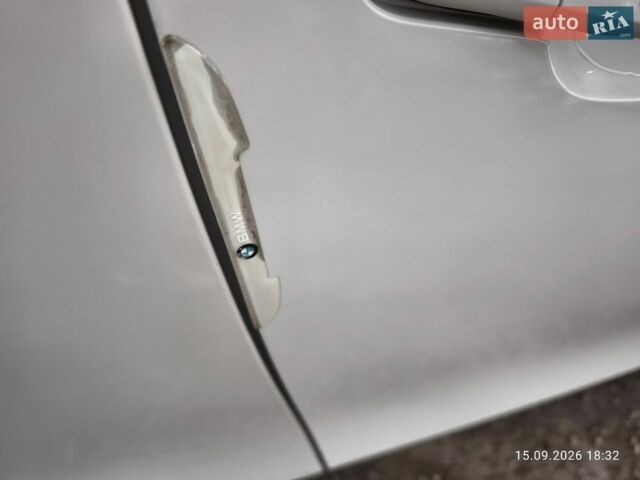 Белый БМВ И3, объемом двигателя 0 л и пробегом 130 тыс. км за 8999 $, фото 28 на Automoto.ua