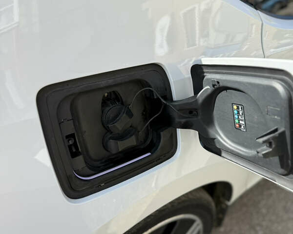 Белый БМВ И3, объемом двигателя 0 л и пробегом 130 тыс. км за 10500 $, фото 4 на Automoto.ua