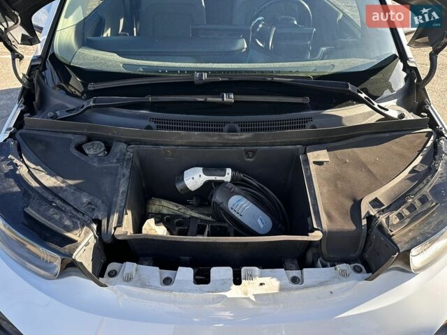 Білий БМВ І3, об'ємом двигуна 0 л та пробігом 132 тис. км за 8500 $, фото 28 на Automoto.ua