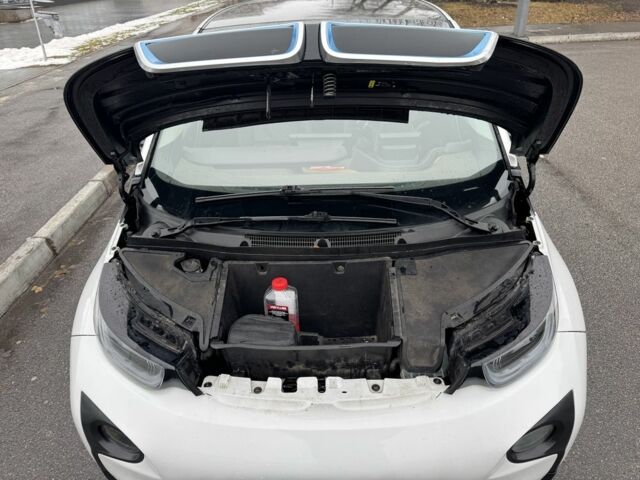 Белый БМВ И3, объемом двигателя 0 л и пробегом 110 тыс. км за 8400 $, фото 4 на Automoto.ua