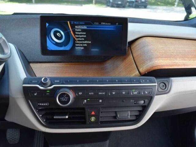 Белый БМВ И3, объемом двигателя 0.7 л и пробегом 53 тыс. км за 2700 $, фото 6 на Automoto.ua