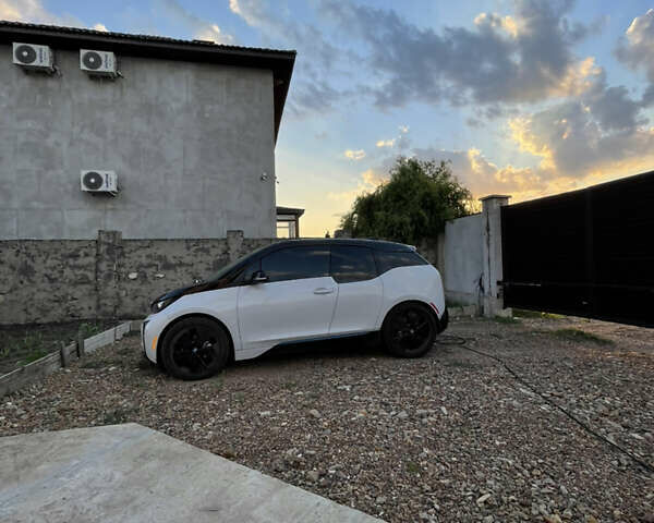 Белый БМВ И3, объемом двигателя 0 л и пробегом 100 тыс. км за 10000 $, фото 12 на Automoto.ua