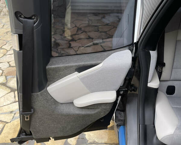 Белый БМВ И3, объемом двигателя 0 л и пробегом 100 тыс. км за 10000 $, фото 17 на Automoto.ua