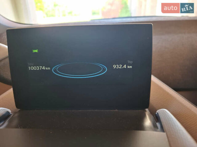 Белый БМВ И3, объемом двигателя 0 л и пробегом 100 тыс. км за 10000 $, фото 1 на Automoto.ua