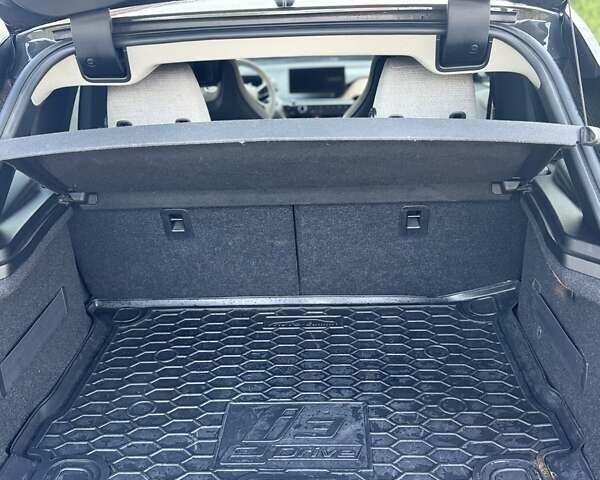 Белый БМВ И3, объемом двигателя 0 л и пробегом 110 тыс. км за 9500 $, фото 2 на Automoto.ua