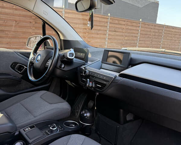 Белый БМВ И3, объемом двигателя 0 л и пробегом 200 тыс. км за 8500 $, фото 10 на Automoto.ua