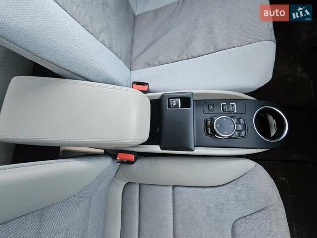 Белый БМВ И3, объемом двигателя 0 л и пробегом 65 тыс. км за 8800 $, фото 9 на Automoto.ua