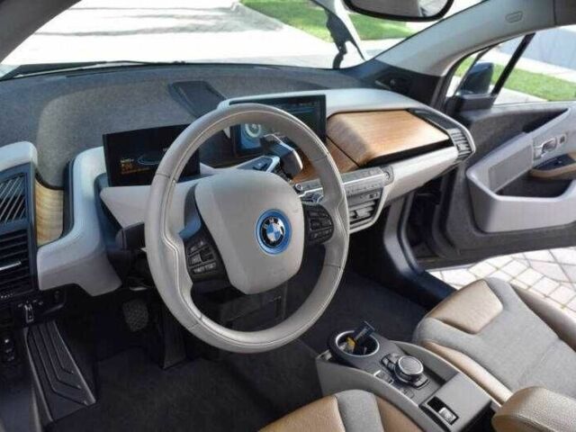 Белый БМВ И3, объемом двигателя 0.7 л и пробегом 53 тыс. км за 2700 $, фото 5 на Automoto.ua