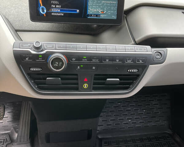 Белый БМВ И3, объемом двигателя 0 л и пробегом 100 тыс. км за 10000 $, фото 13 на Automoto.ua