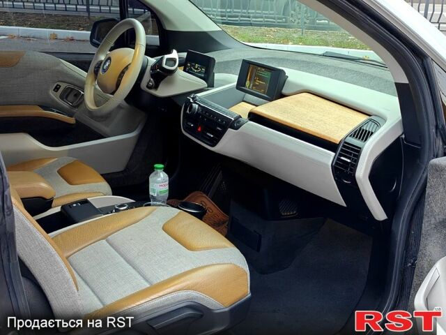 Білий БМВ І3, об'ємом двигуна 0 л та пробігом 127 тис. км за 8450 $, фото 8 на Automoto.ua