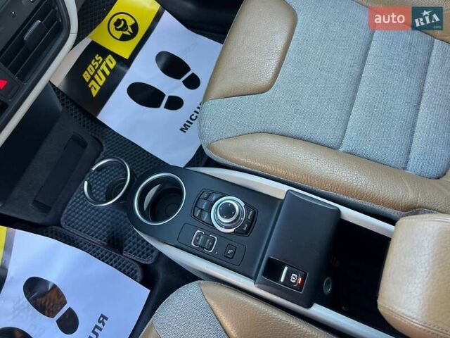 Белый БМВ И3, объемом двигателя 0 л и пробегом 72 тыс. км за 9800 $, фото 16 на Automoto.ua