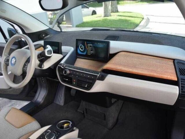 Белый БМВ И3, объемом двигателя 0.7 л и пробегом 53 тыс. км за 2700 $, фото 8 на Automoto.ua