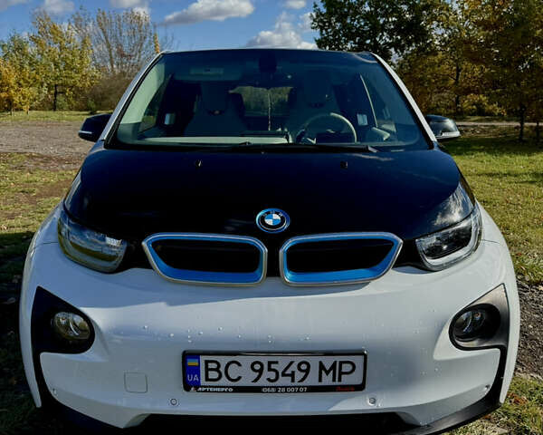 БМВ І3 2016 у Львові на Automoto.ua Білий БМВ І3, об'ємом двигуна 0.65 л та пробігом 69 тис. км за 12999 $, фото 6 на Automoto.ua