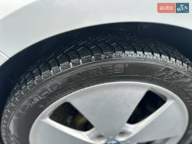 Белый БМВ И3, объемом двигателя 0 л и пробегом 98 тыс. км за 12200 $, фото 19 на Automoto.ua