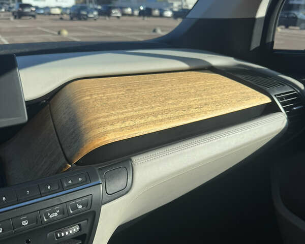 БМВ І3 2016 у Житомирі на Automoto.ua Білий БМВ І3, об'ємом двигуна 0 л та пробігом 130 тис. км за 11000 $, фото 11 на Automoto.ua