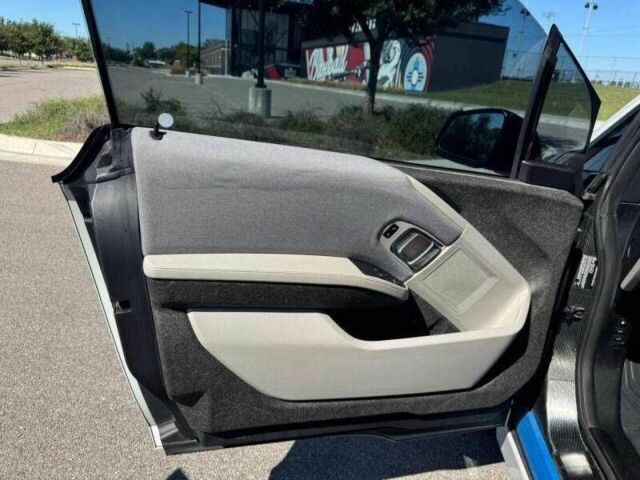 Белый БМВ И3, объемом двигателя 0 л и пробегом 36 тыс. км за 3000 $, фото 9 на Automoto.ua