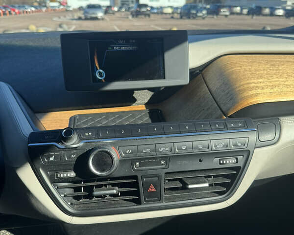 БМВ І3 2016 у Житомирі на Automoto.ua Білий БМВ І3, об'ємом двигуна 0 л та пробігом 130 тис. км за 11000 $, фото 8 на Automoto.ua