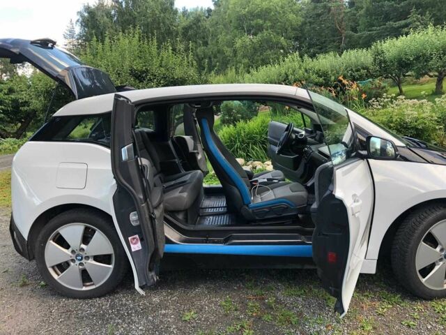 Белый БМВ И3, объемом двигателя 0 л и пробегом 98 тыс. км за 9300 $, фото 5 на Automoto.ua