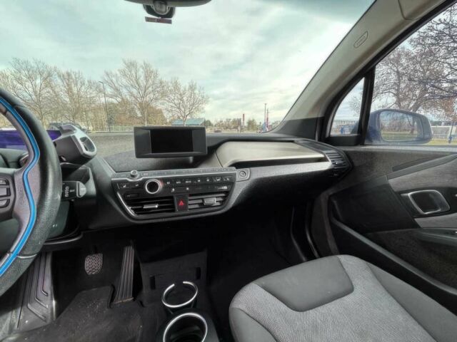 Белый БМВ И3, объемом двигателя 0 л и пробегом 71 тыс. км за 2950 $, фото 9 на Automoto.ua