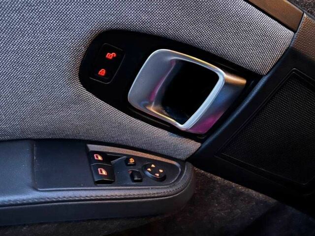 Белый БМВ И3, объемом двигателя 0 л и пробегом 115 тыс. км за 12790 $, фото 12 на Automoto.ua