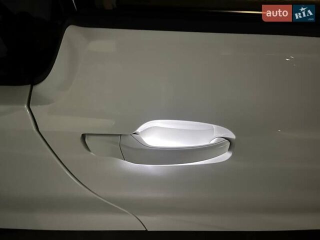 Белый БМВ И3, объемом двигателя 0 л и пробегом 67 тыс. км за 11900 $, фото 50 на Automoto.ua