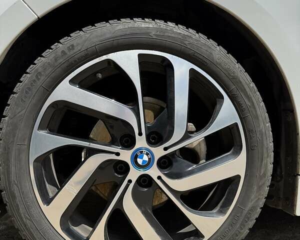 Белый БМВ И3, объемом двигателя 0 л и пробегом 108 тыс. км за 15300 $, фото 10 на Automoto.ua