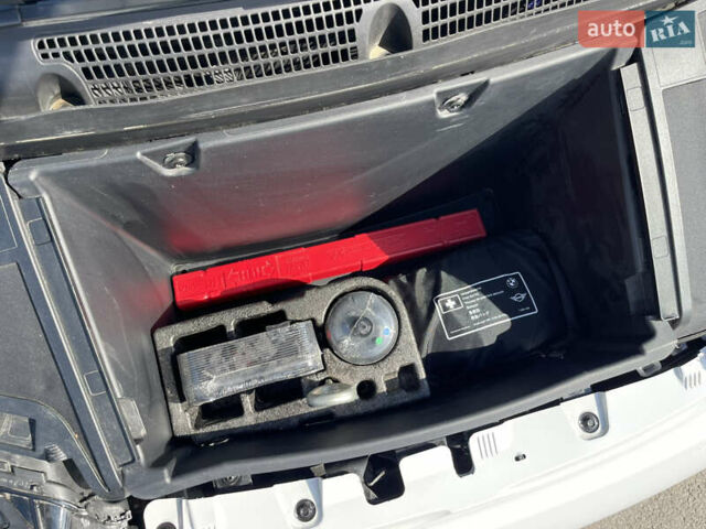 Белый БМВ И3, объемом двигателя 0 л и пробегом 29 тыс. км за 13999 $, фото 42 на Automoto.ua