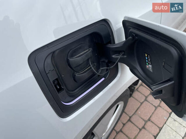 Белый БМВ И3, объемом двигателя 0 л и пробегом 30 тыс. км за 13410 $, фото 1 на Automoto.ua