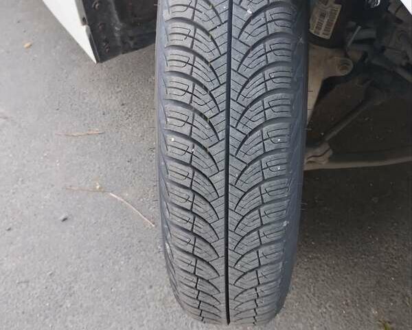 Белый БМВ И3, объемом двигателя 0 л и пробегом 92 тыс. км за 13500 $, фото 4 на Automoto.ua