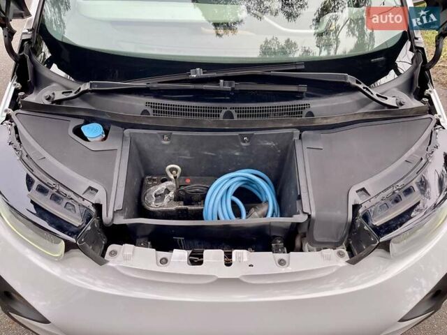 Белый БМВ И3, объемом двигателя 0 л и пробегом 67 тыс. км за 12450 $, фото 14 на Automoto.ua