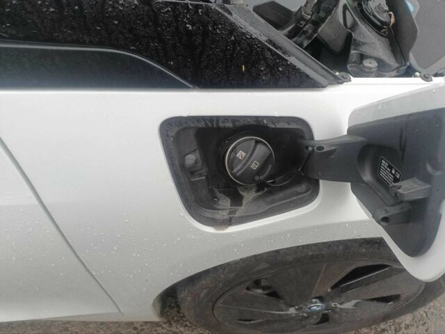 Белый БМВ И3, объемом двигателя 0 л и пробегом 108 тыс. км за 17900 $, фото 12 на Automoto.ua